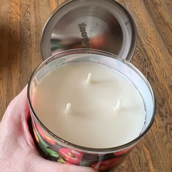Goose Creek Scarlet Apple 3 Wick Candle - Picture 4 of 6